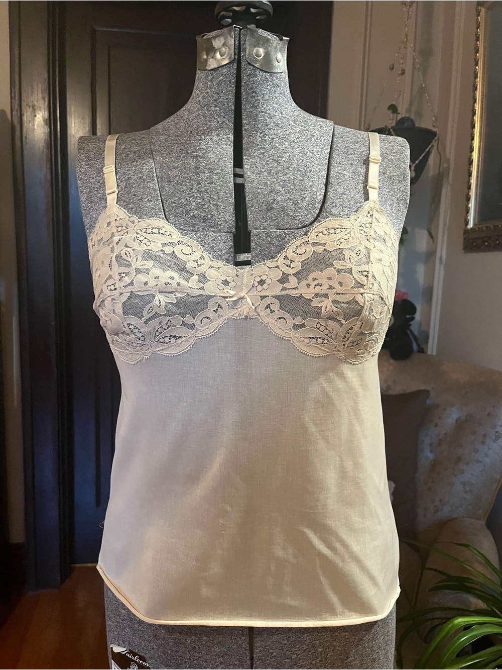 Women’s Lace Trim Camisole Tank Top in Cream